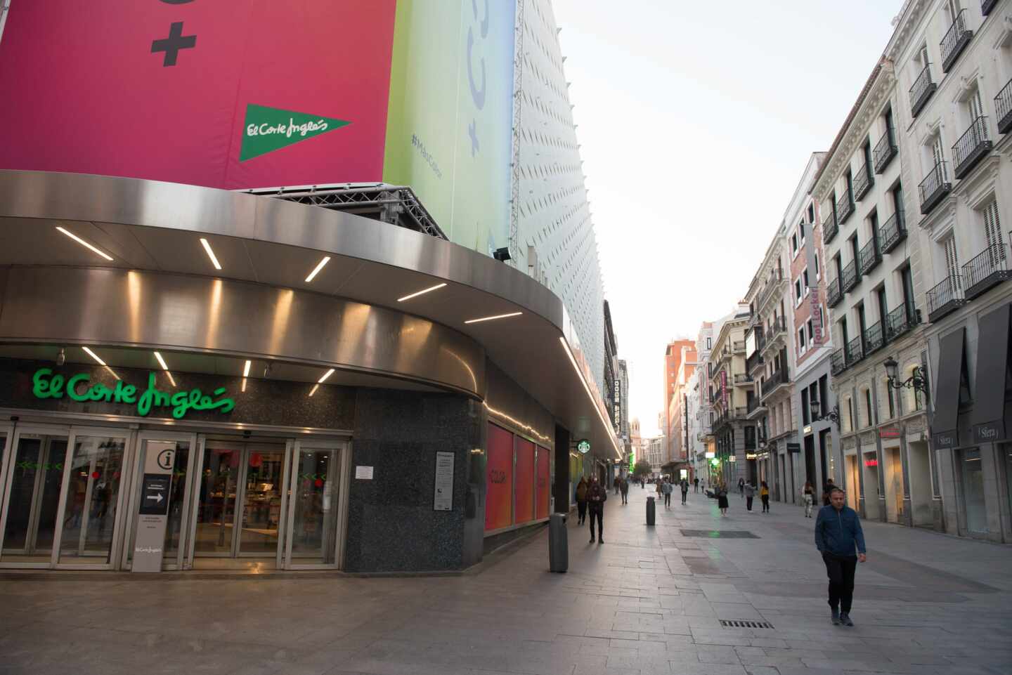 El Corte Inglés transmite la banca que tiene músculo financiero para dos meses sin un ERTE