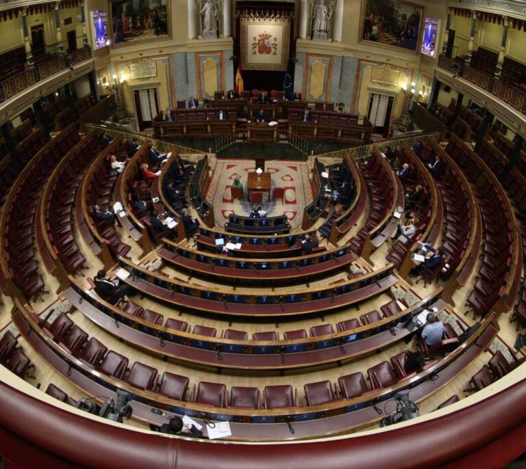 Este es el único diputado del Congreso que renunció a los 1.900 euros de dietas por desplazamiento durante el confinamiento