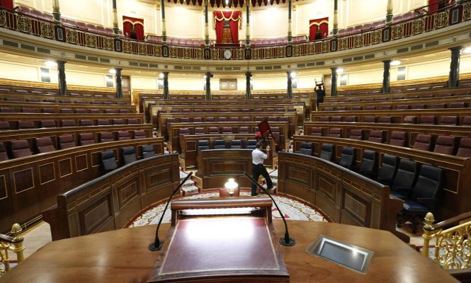 El Pleno más extraño de la democracia: Sánchez comparece ante un hemiciclo vacío