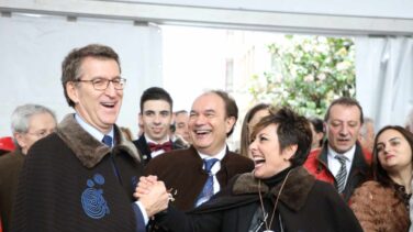El PP de Feijóo mantendría la mayoría absoluta, según la encuesta de 'La Voz'