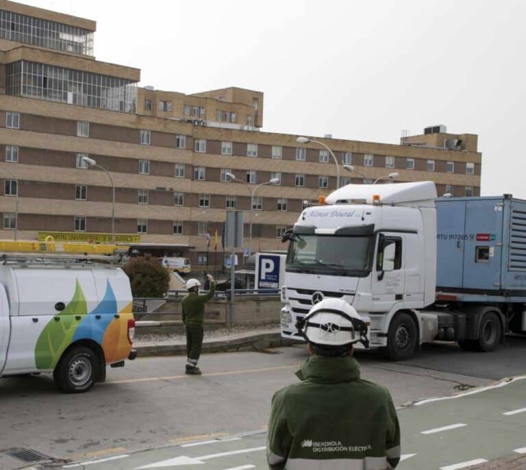 Las eléctricas se movilizan para garantizar el suministro de luz a todos los hospitales