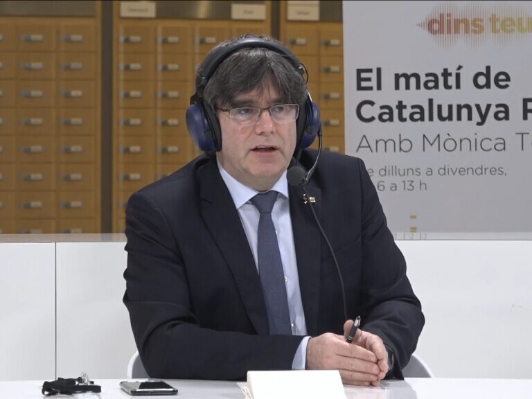 Puigdemont renuncia al acta de diputado en el Parlamento catalán