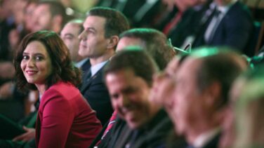 De las peluquerías a Telepizza: Ayuso doblega al Gobierno en la crisis