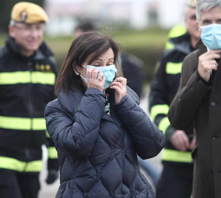 Policías y guardias civiles denuncian ante la Justicia y la Inspección la falta de medios de protección