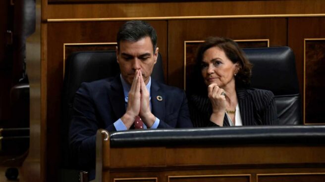 Pedro Sánchez y Carmen Calvo, en el Congreso.