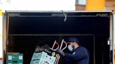 Abandono y miedo en los transportistas: "Siento que llevo el bicho de un lado a otro"