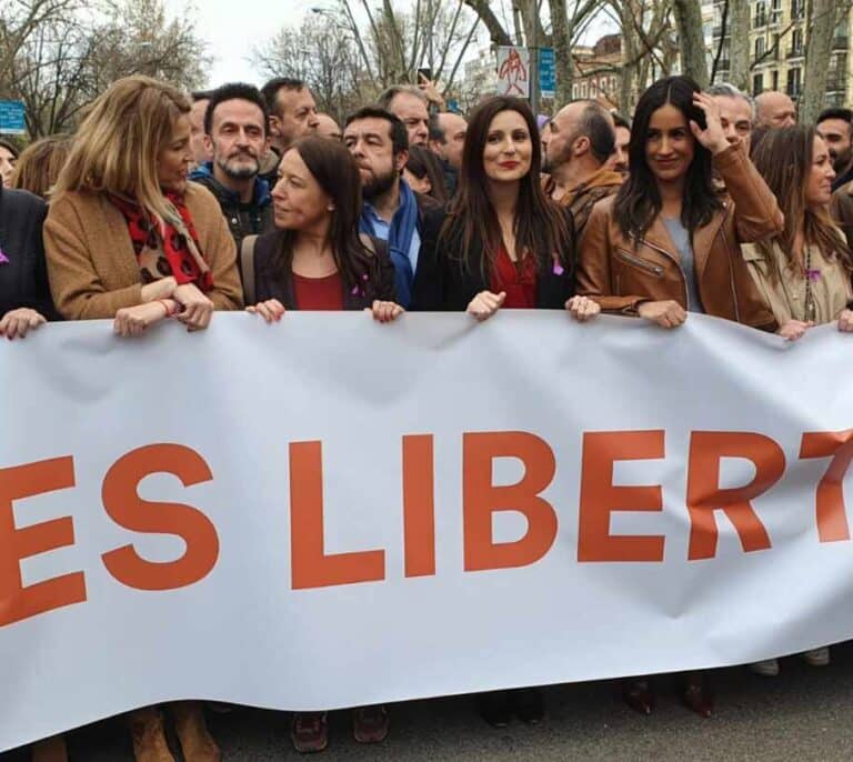 Ciudadanos abandona la manifestación del 8M de Madrid entre gritos e insultos