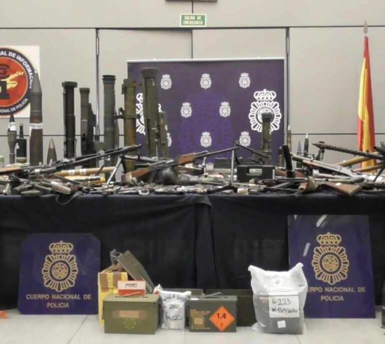 La Policía interviene en Zamora un depósito con 26 lanzagranadas y un centenar de armas