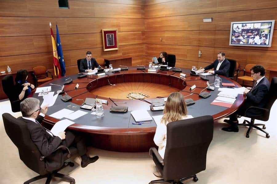 Sánchez convoca un Consejo de Ministros extraordinario para aplicar el estado de alarma en Madrid