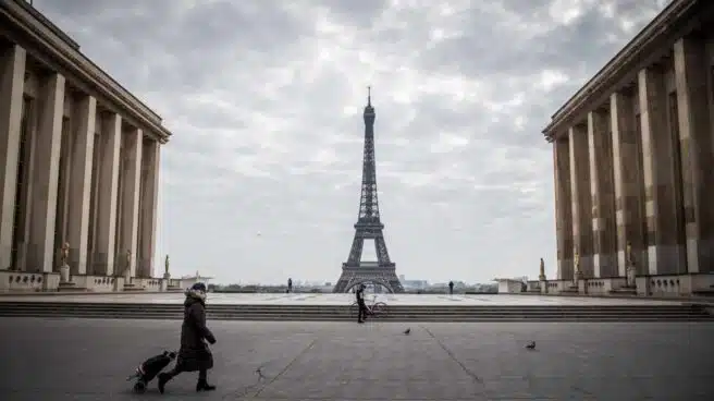 Francia extiende el toque de queda a 46 millones de ciudadanos