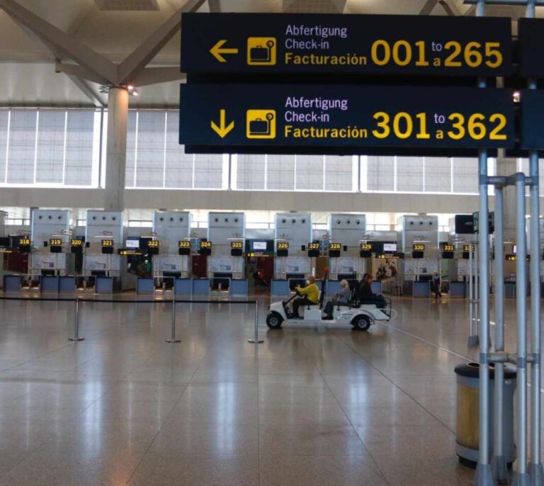 Aerolíneas y sindicatos piden al Gobierno ocupar sin límite todas las butacas del avión y aplazar devoluciones