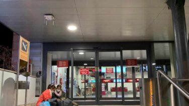 Vuelos de ‘rescate’ para españoles en Italia con escala en Londres, París o Berlín para sortear la prohibición