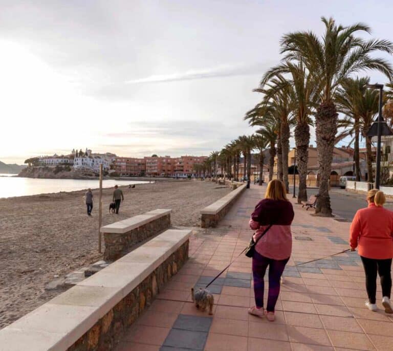 Murcia decreta el cierre de las zonas de costa tras los positivos de madrileños que se habían trasladado a la región