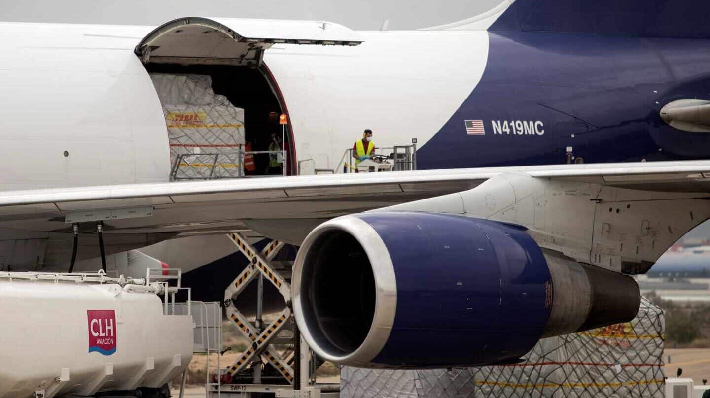 Avión con material sanitario donado por Inditex.