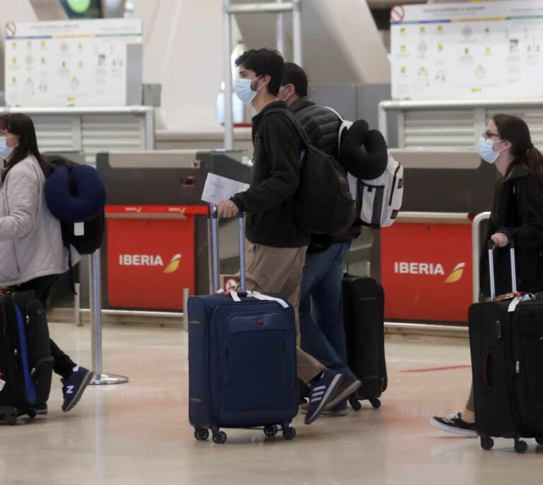 El tráfico aéreo se desploma en España y Aena teme caídas mayores a partir de ahora