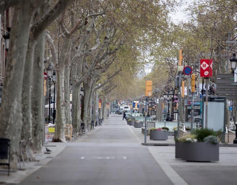 El Govern pide el confinamiento total y parar la actividad económica en Cataluña