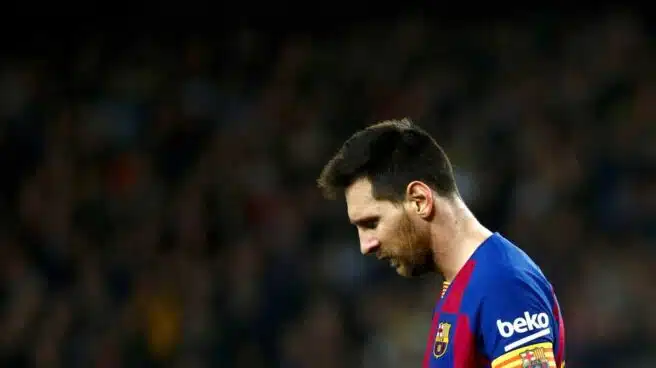 Messi confirma una bajada del sueldo del 70% pero critica las presiones del club