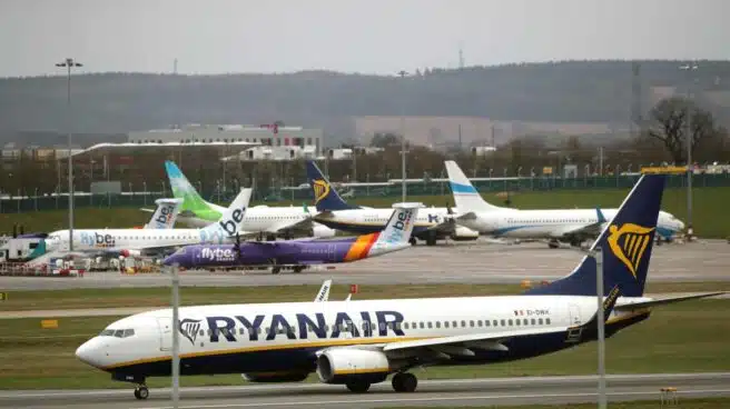 Ryanair estima que no volverá a volar hasta junio por la crisis del coronavirus