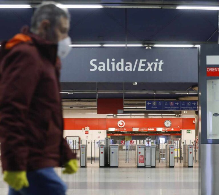 El Gobierno utiliza a grandes empresas públicas para compras masivas de mascarillas
