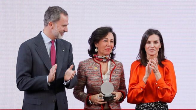 Ana Botín: "Los españoles debemos vencer al pesimismo y volver a enamorarnos de un proyecto de convivencia"