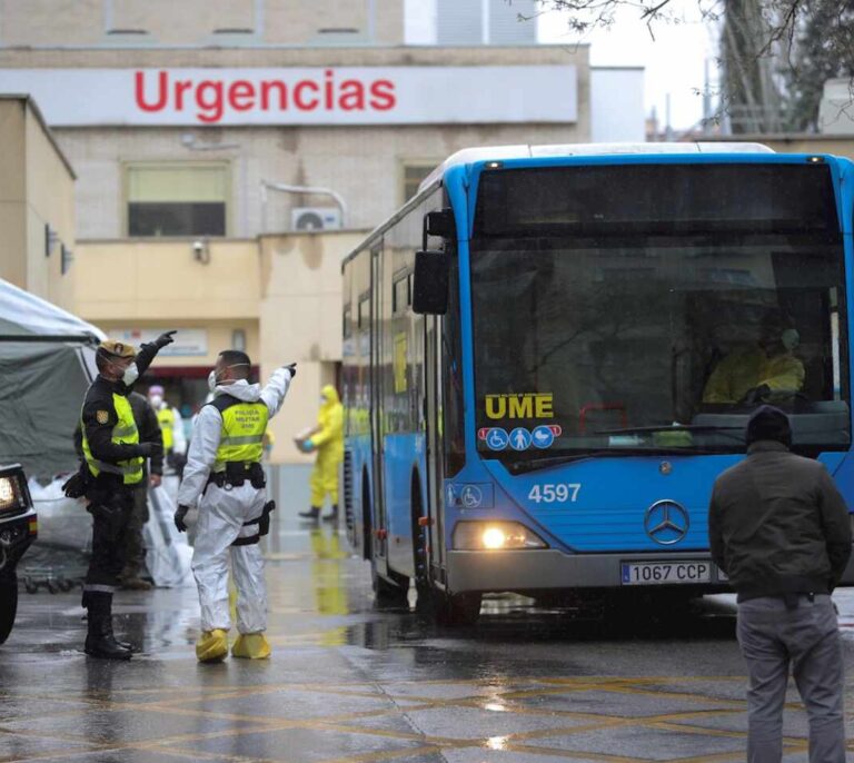 España vuelve a marcar un récord diario de muertos con 849 víctimas más