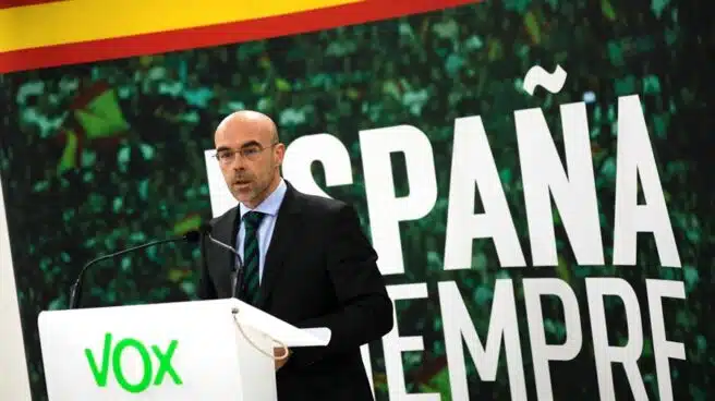 Vox advierte que no pactará con Feijóo si sigue apelando al "nacionalismo" gallego