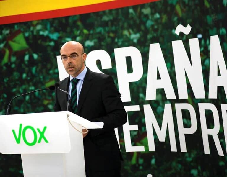 Vox advierte que no pactará con Feijóo si sigue apelando al "nacionalismo" gallego