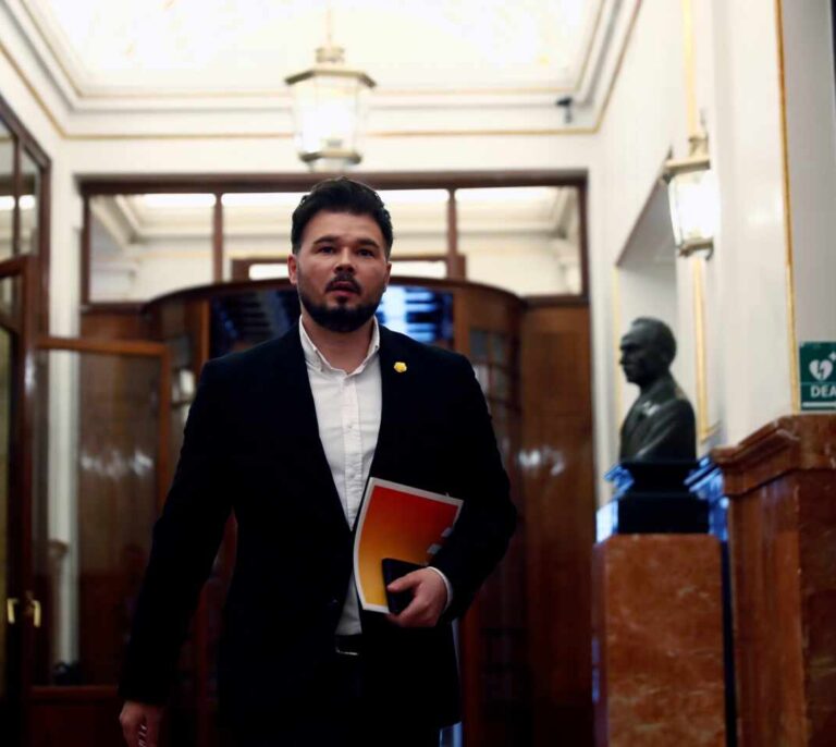 Rufián advierte a Sánchez que "la legislatura no es gratis" y exige diálogo
