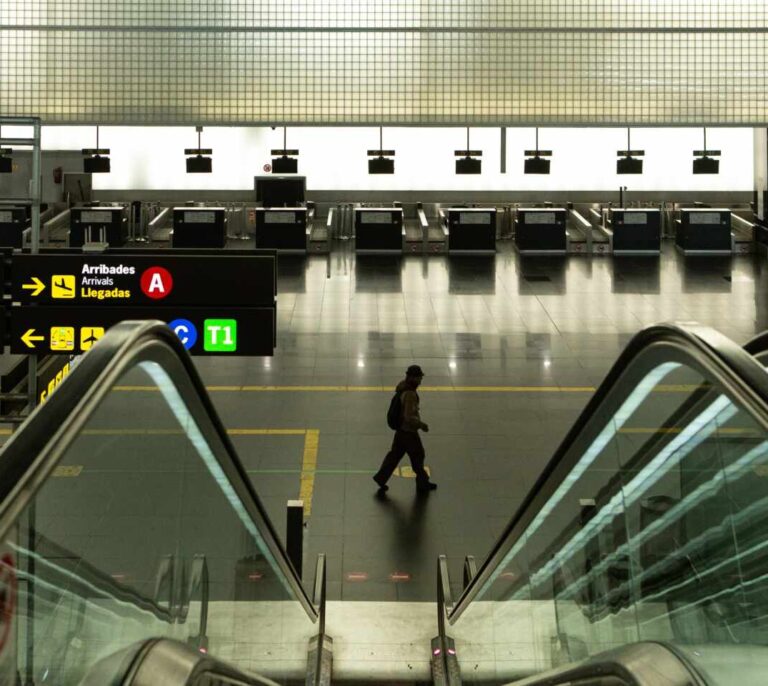 Un tercio de los aeropuertos de España, con menos de un pasajero al día por la epidemia