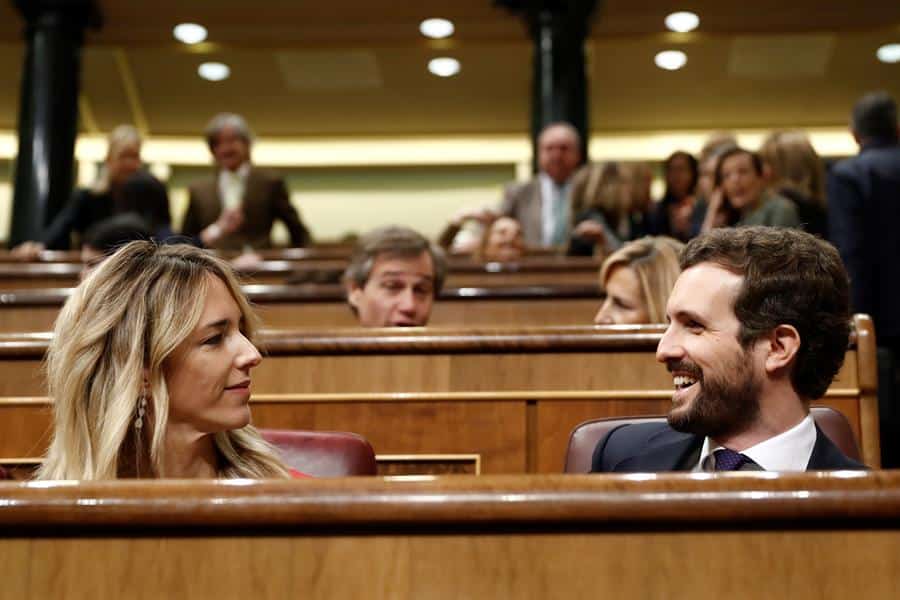 Casado rompe su silencio y defiende a Cayetana en un acto por el 8-M: "Es una mujer libre"