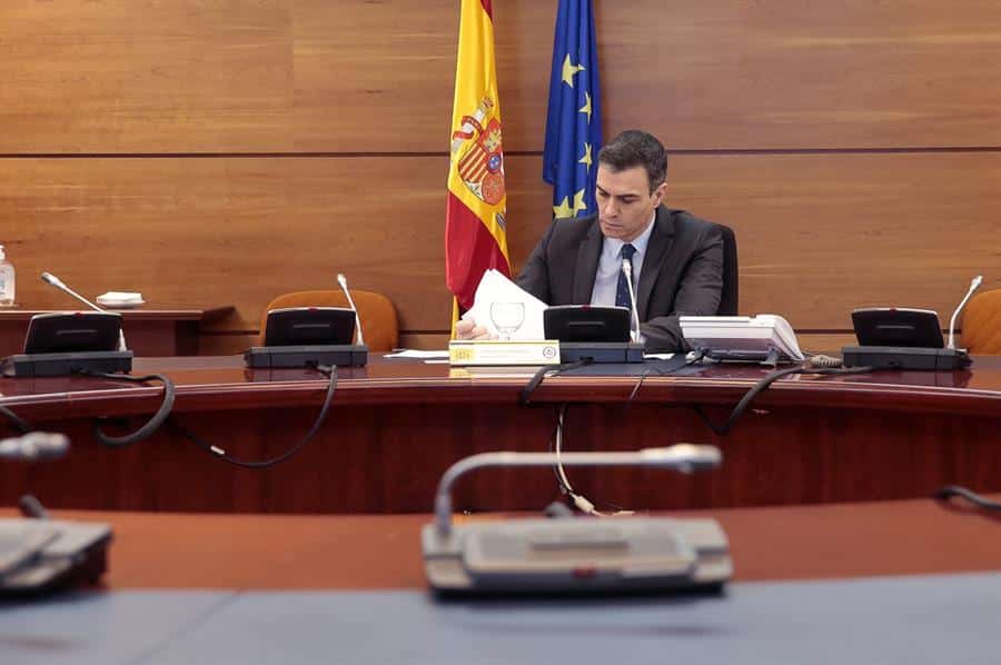 Tezanos refuerza a Sánchez: el PSOE arrasa en un CIS previo al estado de alarma