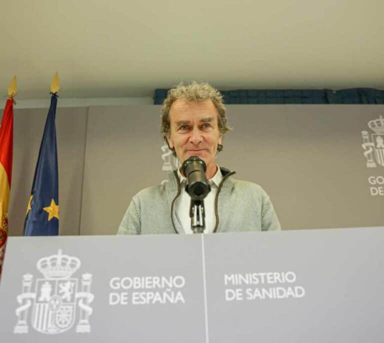 Fernando Simón, el hombre del coronavirus que 'salva la cara' a los políticos
