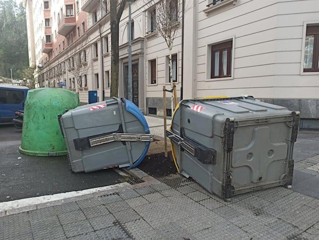 Lluvia, viento y fuerte oleaje afectarán hoy a Galicia y Asturias por el paso de un frente frío