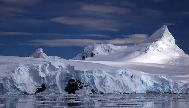 Primera vinculación entre deshielo antártico y cambio climático en los trópicos