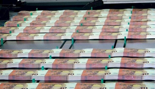 Los nuevos billetes de diez euros correspondientes a la serie 'Europa'