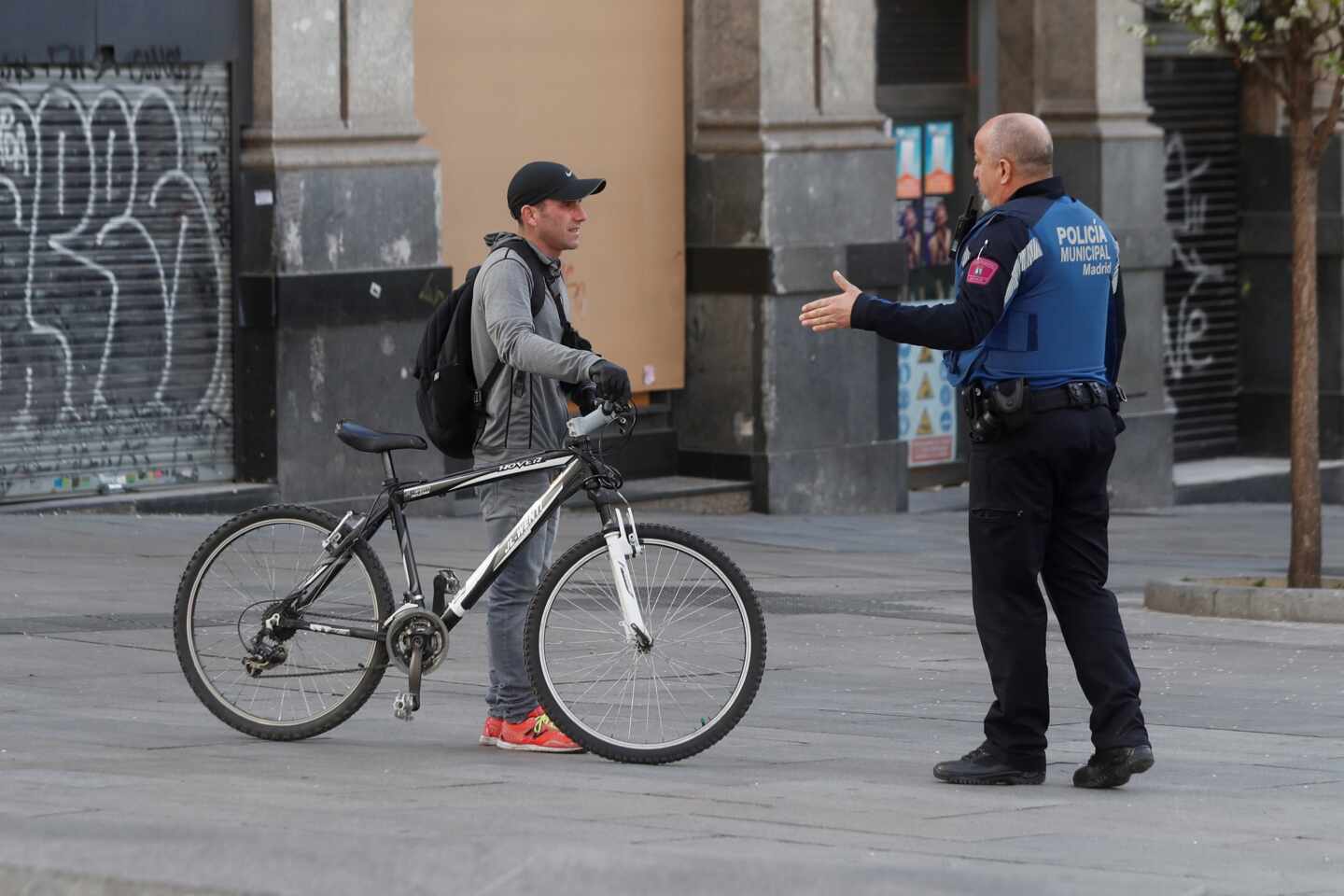 Nueve detenidos y 342 multas en Madrid por incumplir el estado de alarma