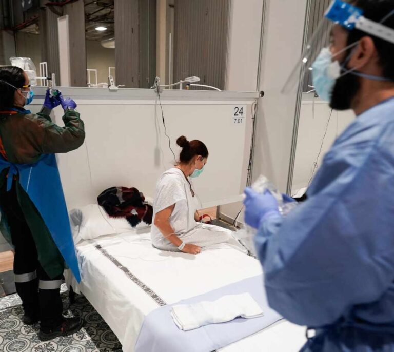 Un enfermo elogia el funcionamiento del hospital de Ifema: "Estamos muy bien atendidos"