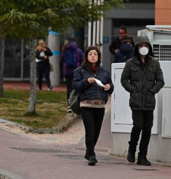 Asocian la inflamación pulmonar grave de un chico de 16 años a [...]