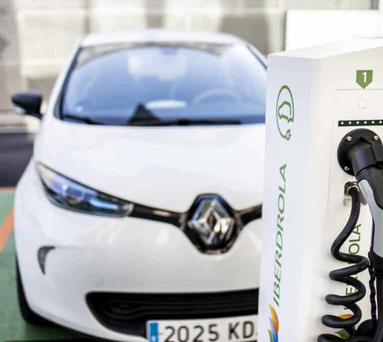 Iberdrola se lanza a instalar 150.000 enchufes para coches eléctricos en España
