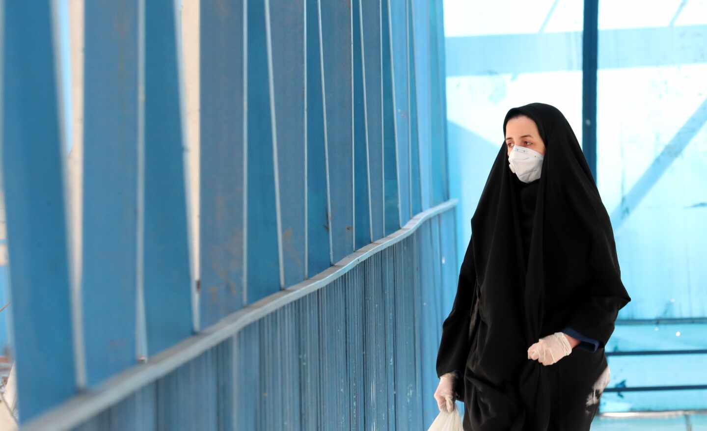 Irán impondrá la pena de muerte a quienes roben mascarillas e "interfieran" en la respuesta contra el coronavirus