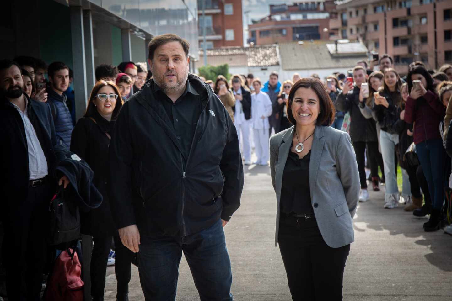 Foro de Profesores denuncia el "bochorno" por la contratación de Junqueras en la Universidad de Vic