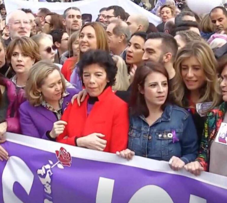 Sánchez quiere que el Gobierno vaya unido al 8-M pese a la bronca por la 'Ley Montero'