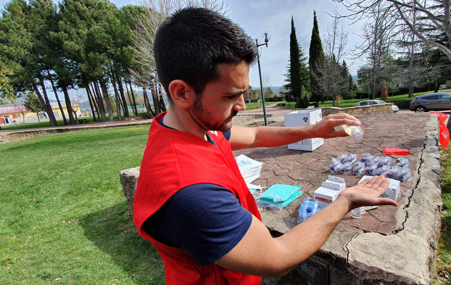 Así se tienen que lavar las manos con gel antiséptico para evitar el coronavirus