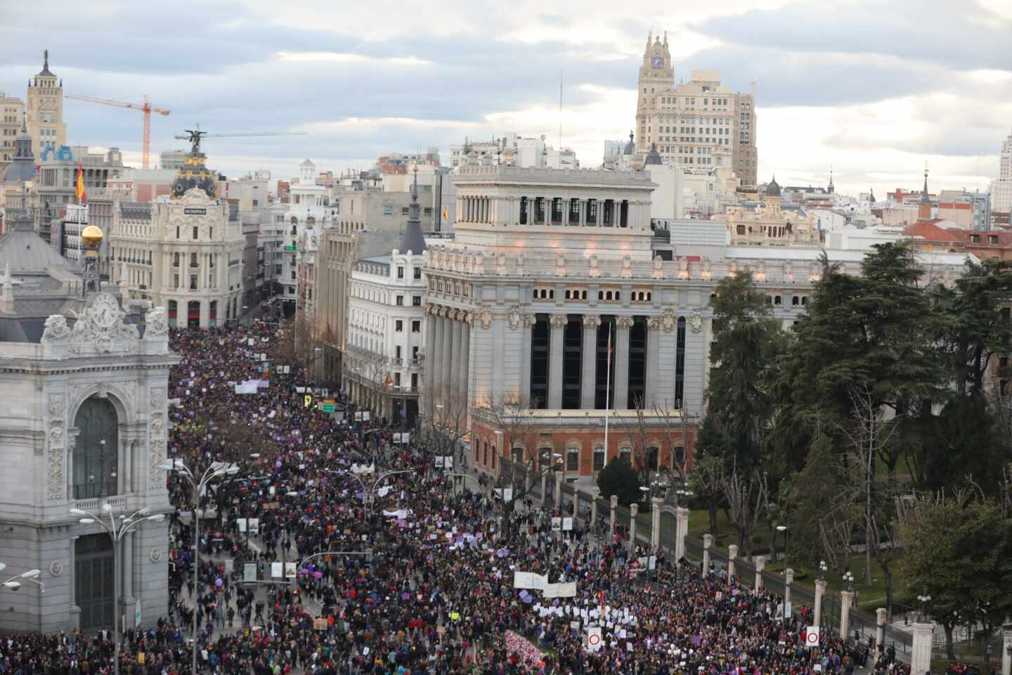 Miles de mujeres toman las calles de España: "la revolución es imparable"