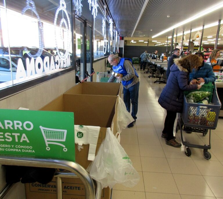 Mercadona adelanta el cierre y refuerza las medidas para evitar contagios