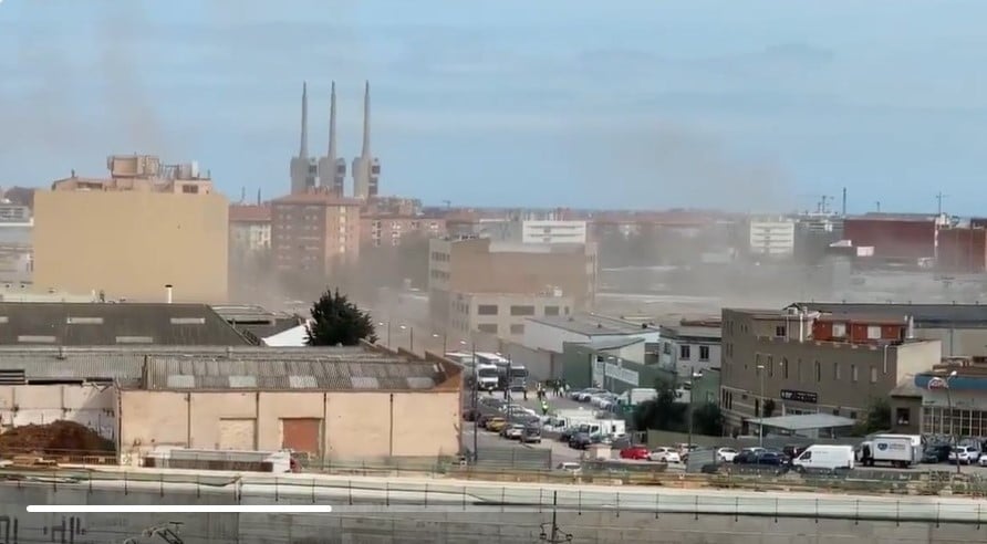 Un muerto, un desaparecido y 20  heridos en la explosión de una planta química en Barcelona