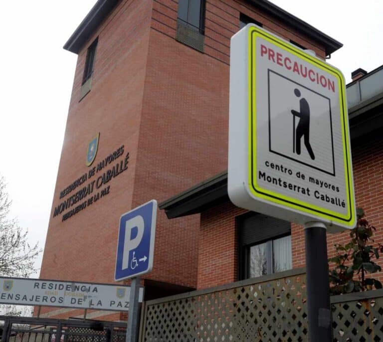 La Fiscalía exculpa a la Comunidad de Madrid de las muertes de ancianos en residencias por Covid