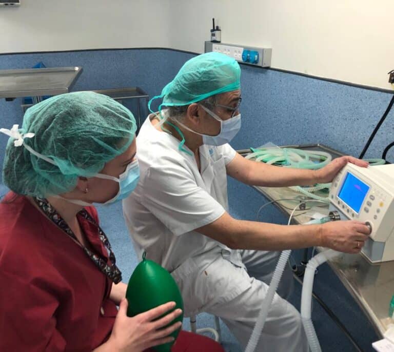 Un grupo de empresarios trabaja para traer respiradores necesarios en Madrid