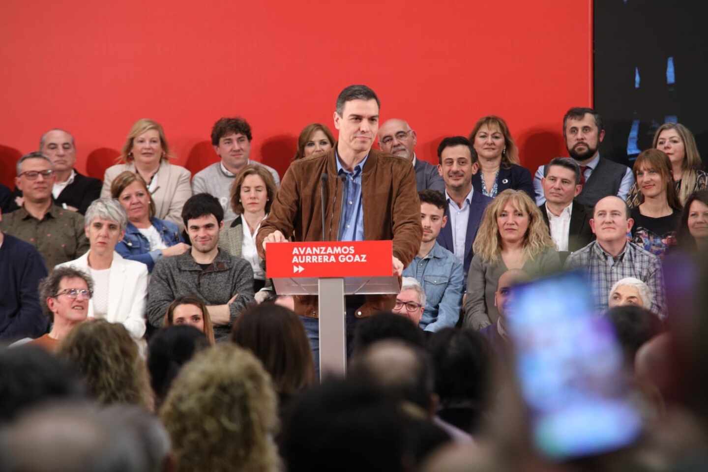 Sánchez replica a "los del 155 semanal": "El futuro de Euskadi no se decidirá en un despacho de Madrid"