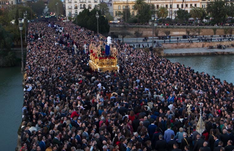 El coronavirus amenaza la Semana Santa en Andalucía: "Hay que ser responsables"